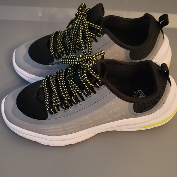 Athletic Works Other - 🔴 Boys athletic works sneakers size 1